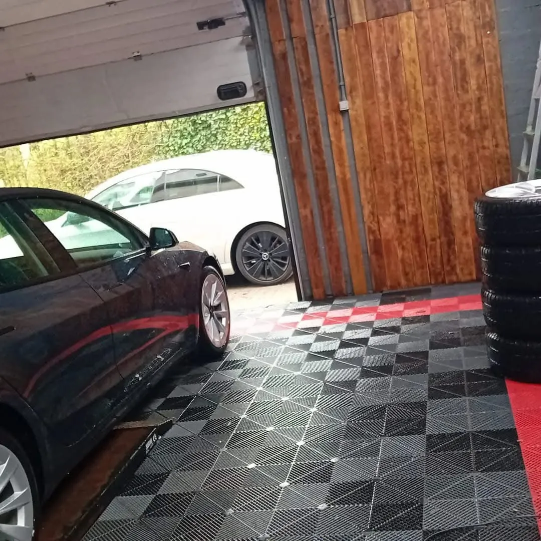 Werkplaats van WJ CarDetail